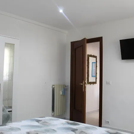 Elenae Domus Apartmán *